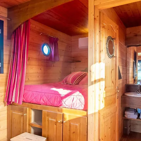 Roulotte Climatisee Avec Piscine Et Jardin - Fr-1-622-54 * Vihiers