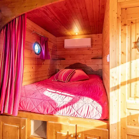 Holiday home Roulotte Climatisee Avec Piscine Et Jardin - Fr-1-622-54 *