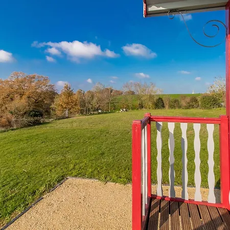 Roulotte Climatisee Avec Piscine Et Jardin - Fr-1-622-54 * Vihiers