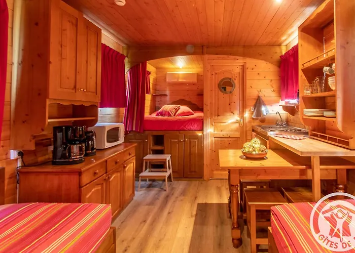 Roulotte Climatisee Avec Piscine Et Jardin - Fr-1-622-54 *